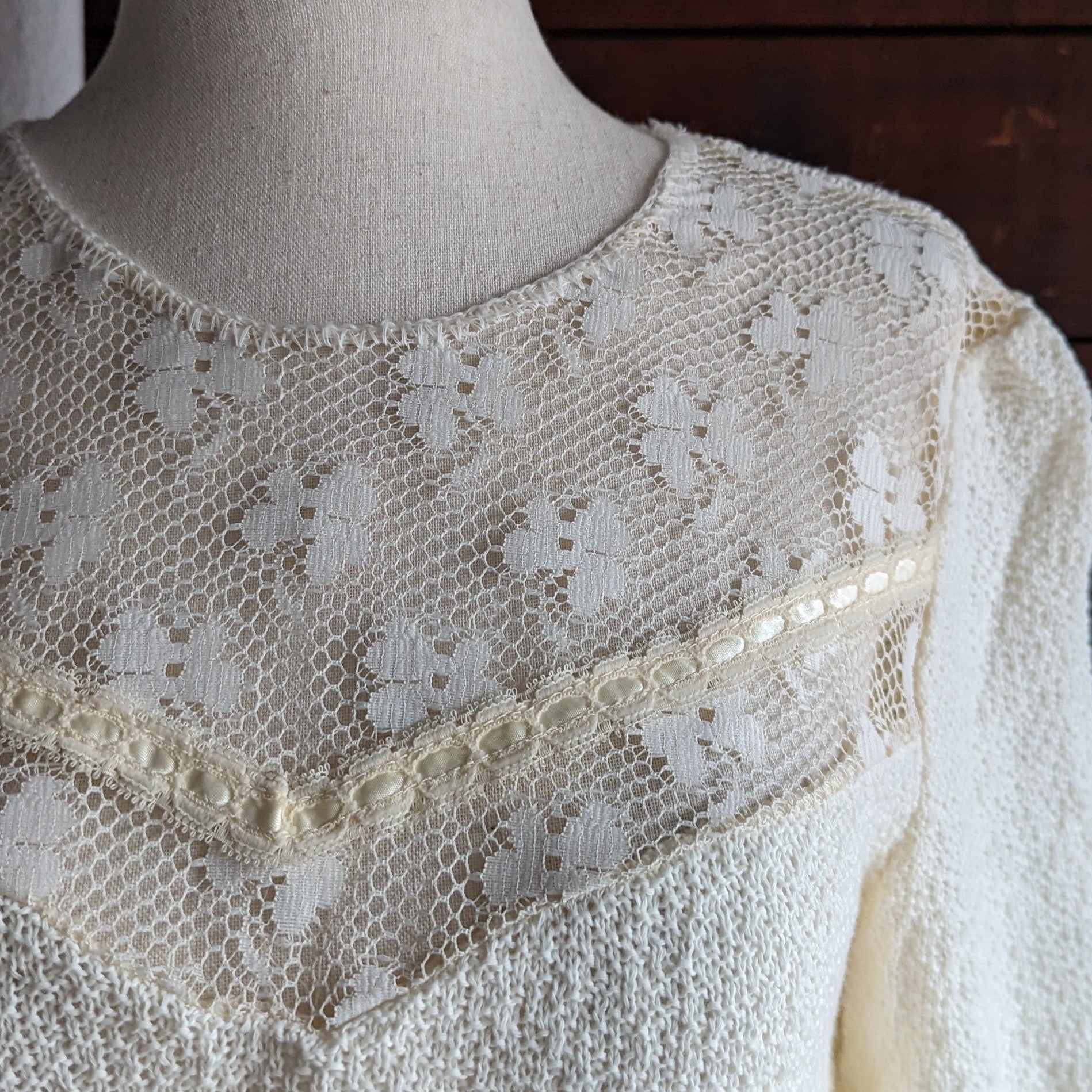 a-great-place-to-buy-70s-vintage-cream-lace-acrylic-knit-top-online_1.jpg