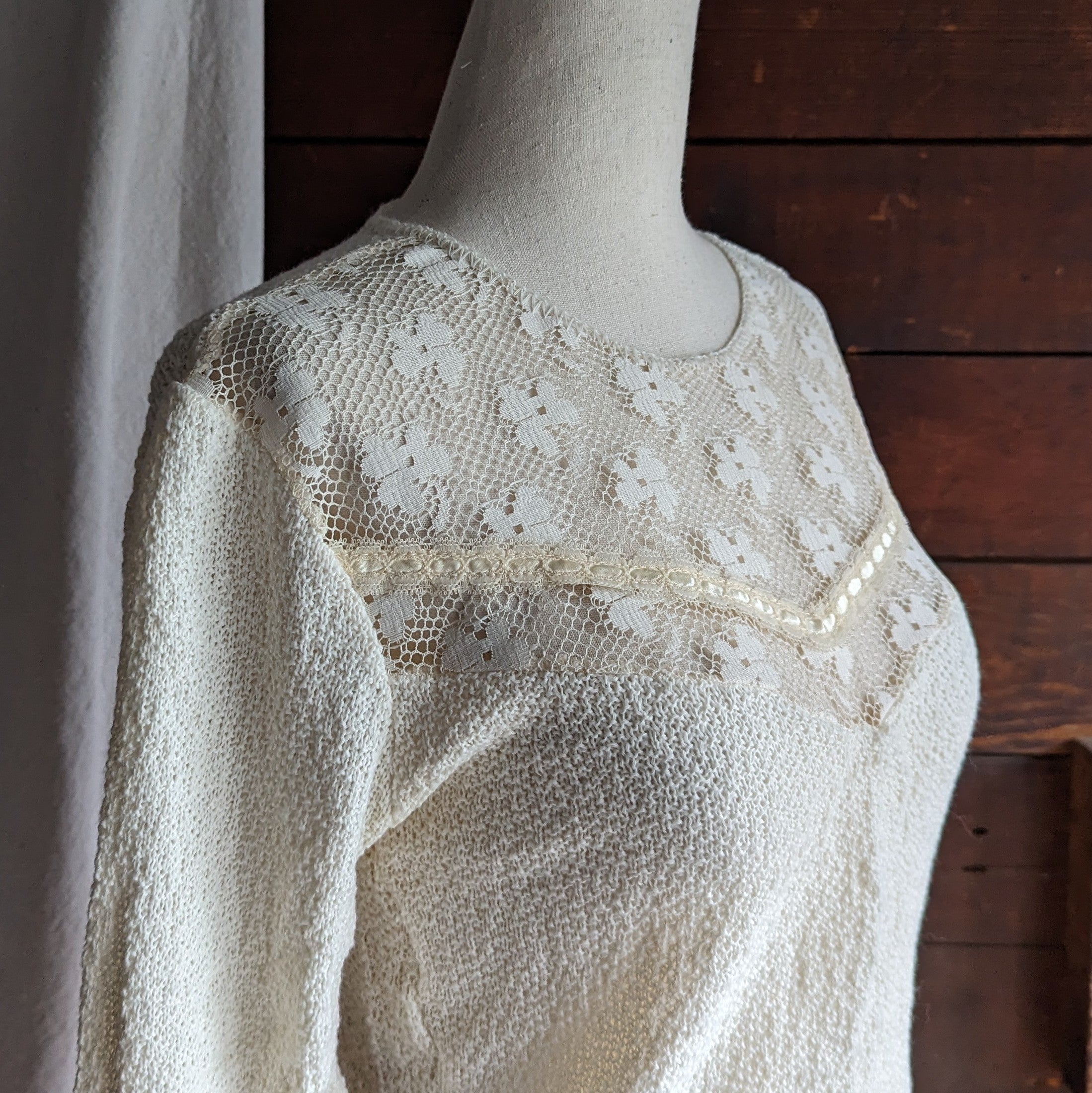 a-great-place-to-buy-70s-vintage-cream-lace-acrylic-knit-top-online_3.jpg