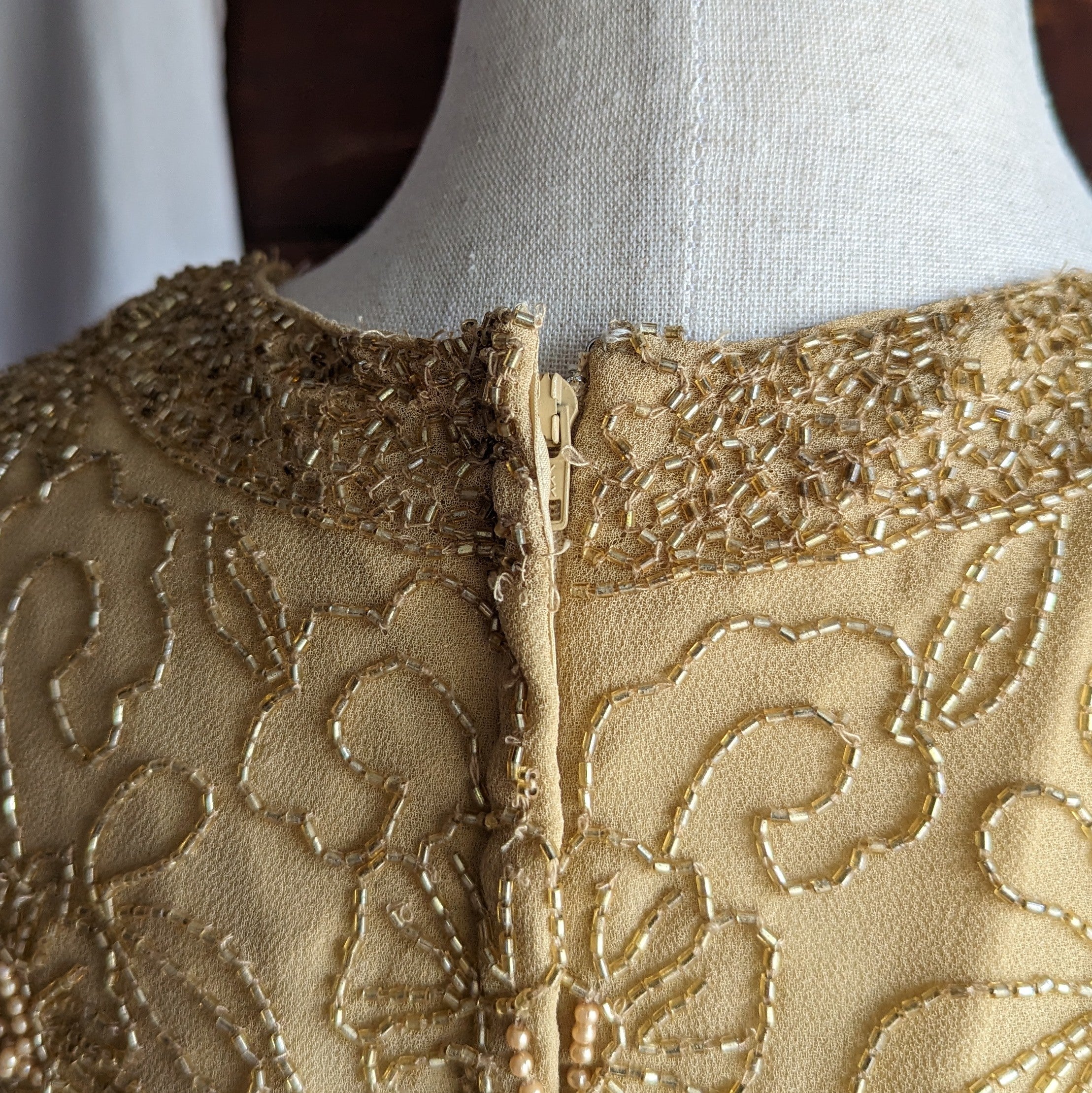 the-official-website-of-90s-vintage-golden-beaded-top-sale_3.jpg