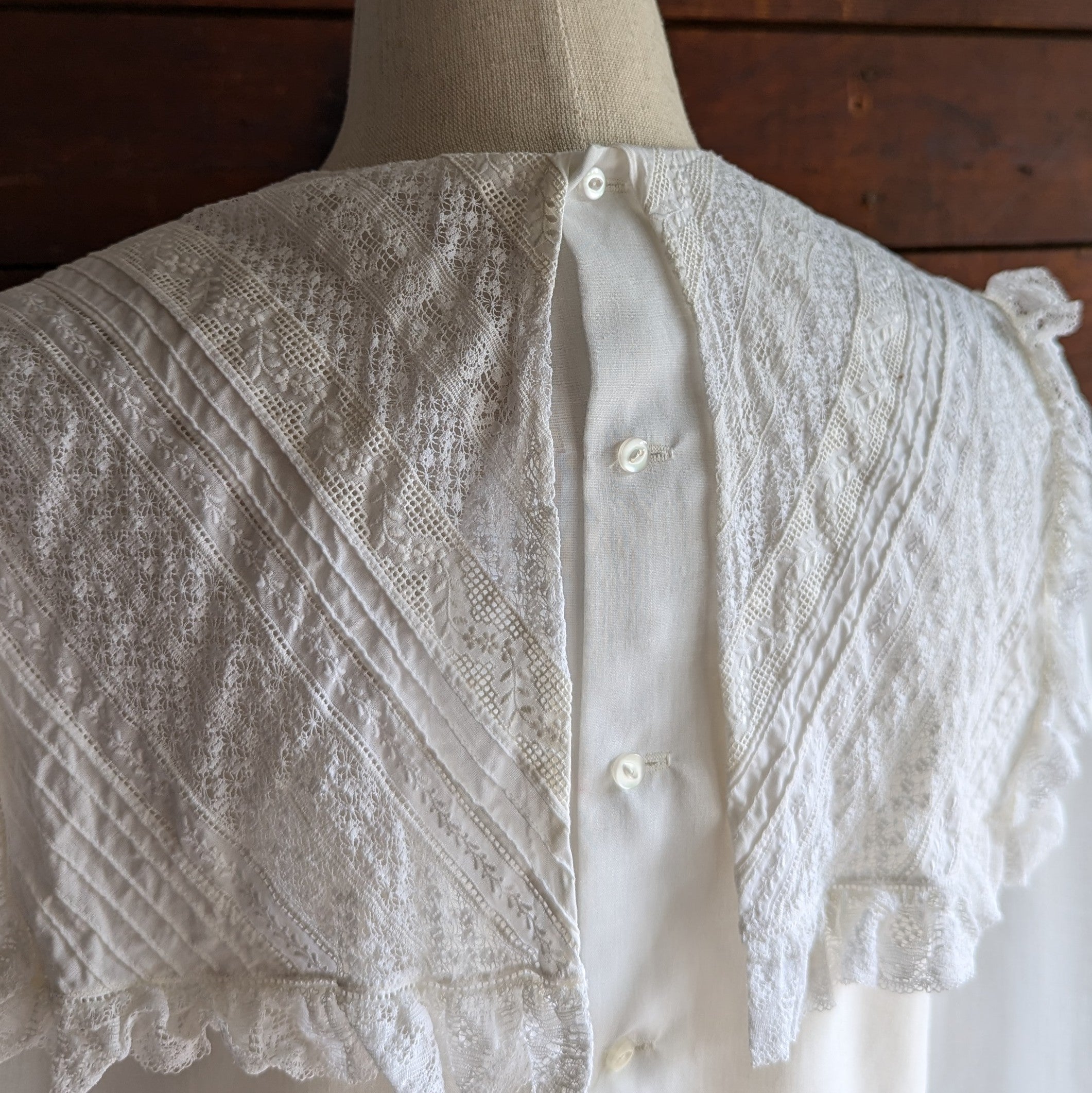 buy-the-latest-70s-80s-vintage-white-cotton-and-lace-blouse-online-now_1.jpg