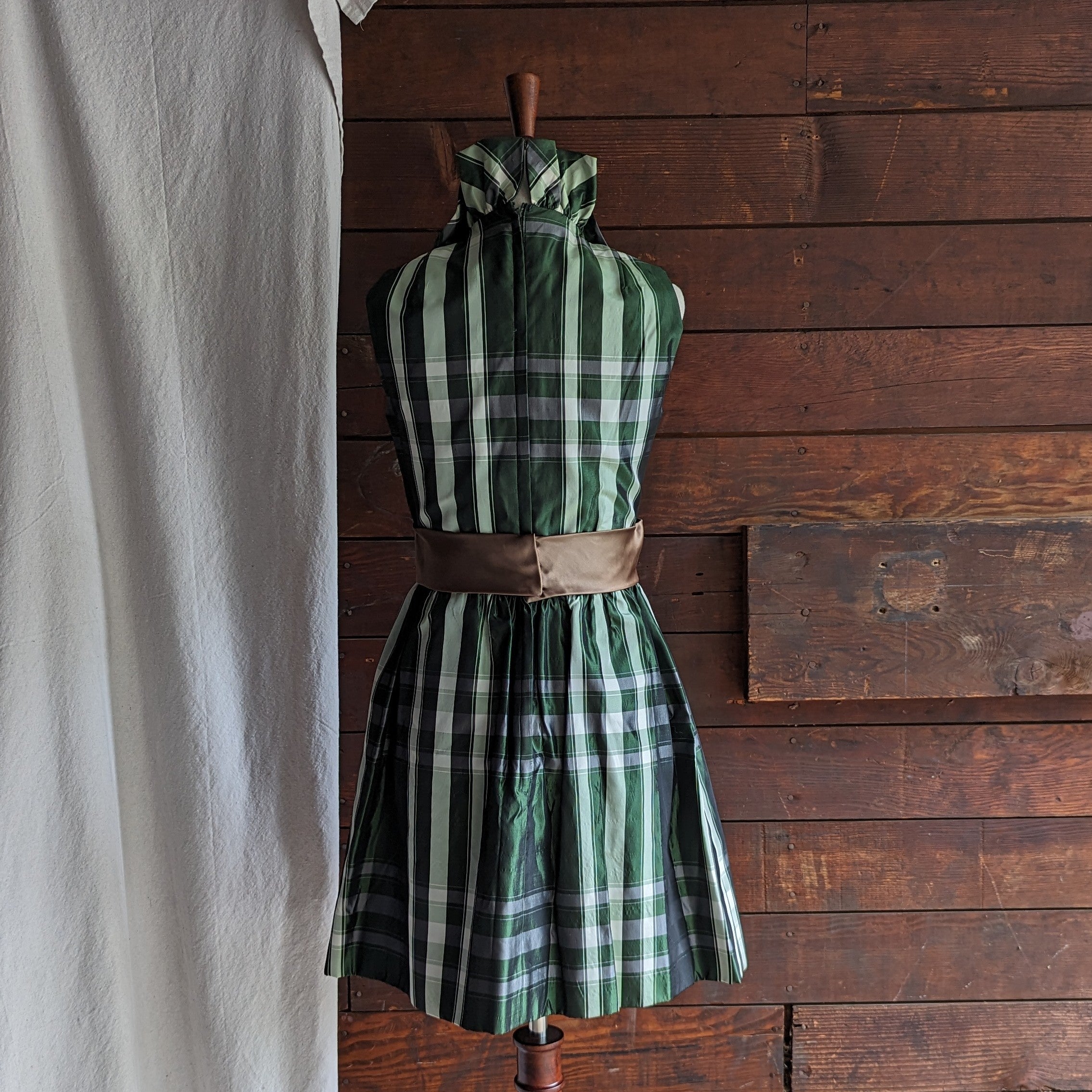 the-authentic-online-store-of-70s-vintage-green-plaid-taffeta-midi-dress-online-sale_3.jpg