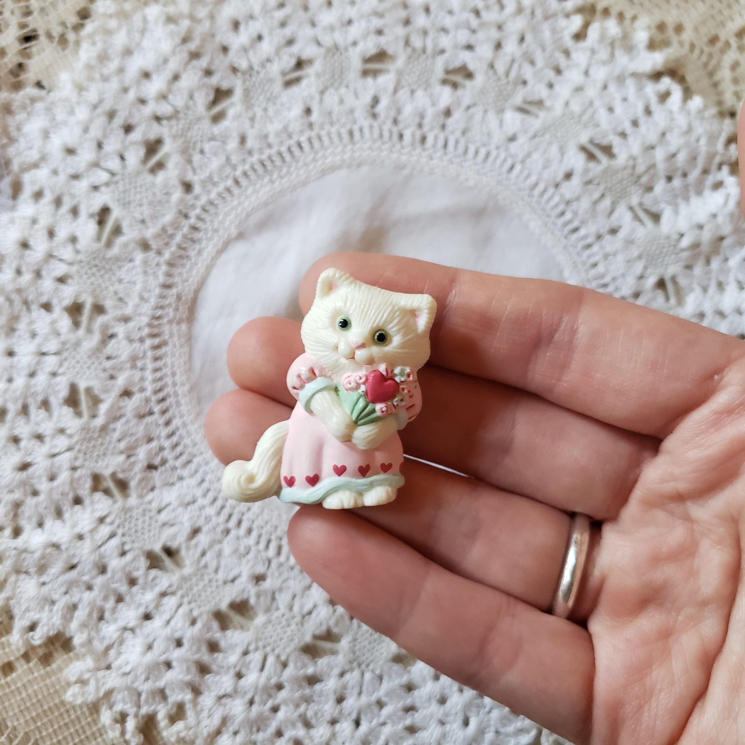 the-official-website-of-vintage-valentine-kitty-brooch-online-hot-sale_1.jpg